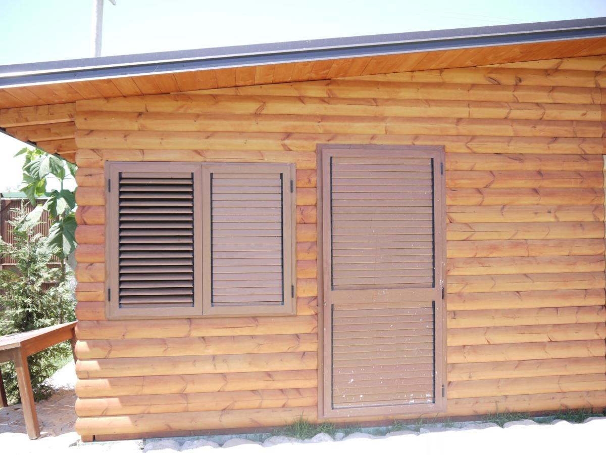 Windmill Shkodra Gesthouse Camping & Grill Luaran gambar