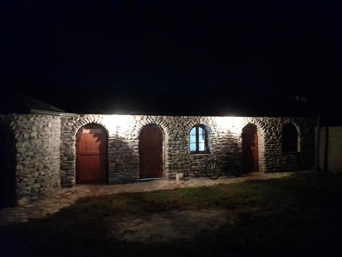 Windmill Shkodra Gesthouse Camping & Grill Luaran gambar