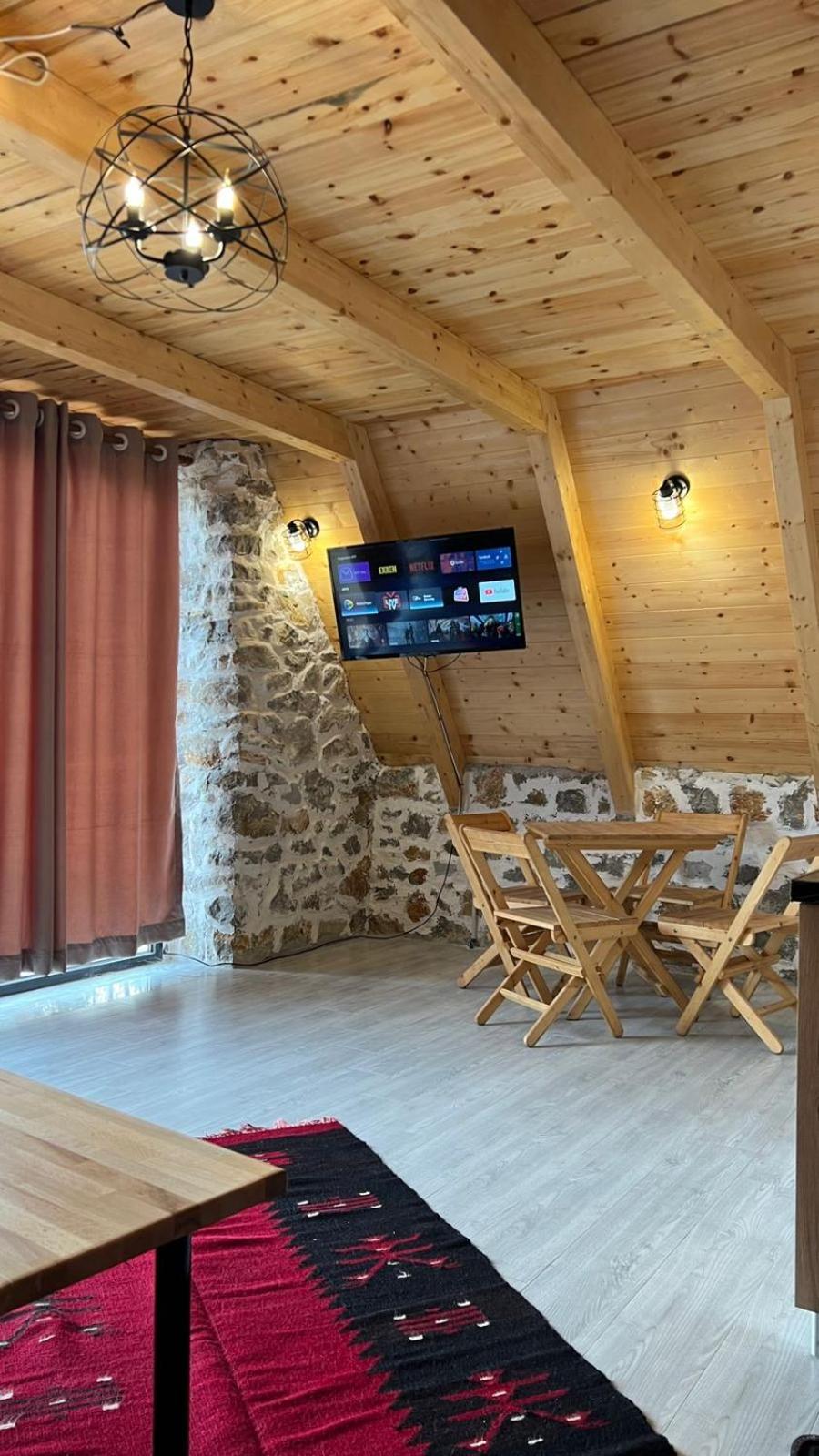Windmill Shkodra Gesthouse Camping & Grill Luaran gambar