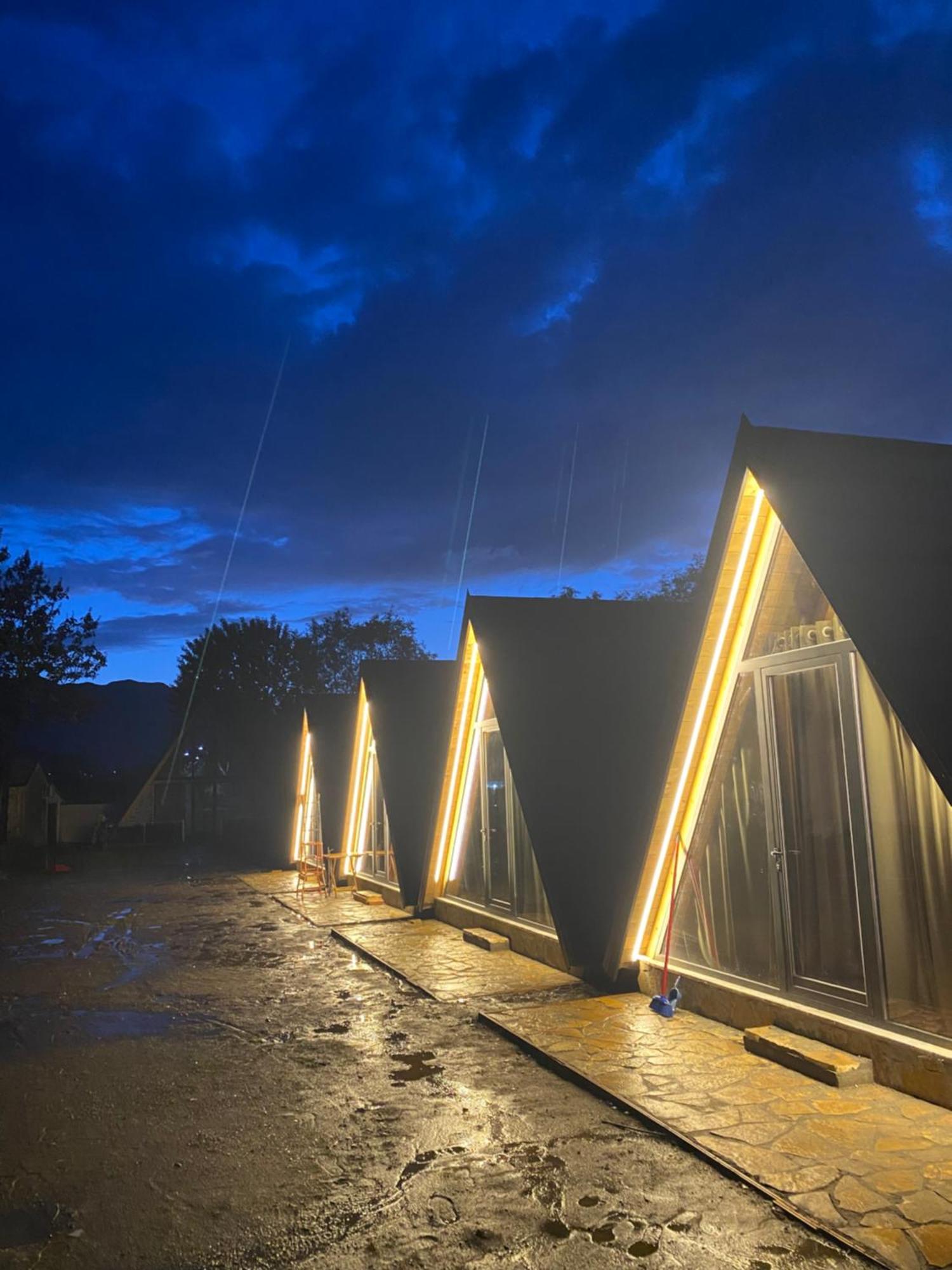 Windmill Shkodra Gesthouse Camping & Grill Luaran gambar