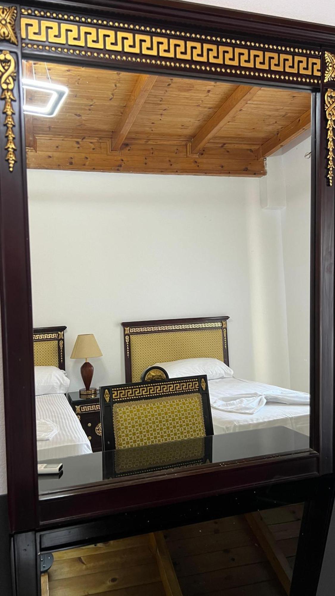 Windmill Shkodra Gesthouse Camping & Grill Luaran gambar