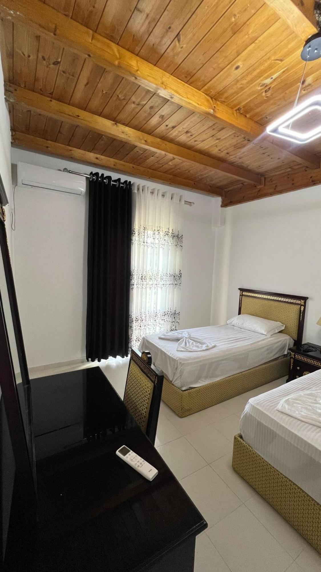 Windmill Shkodra Gesthouse Camping & Grill Luaran gambar