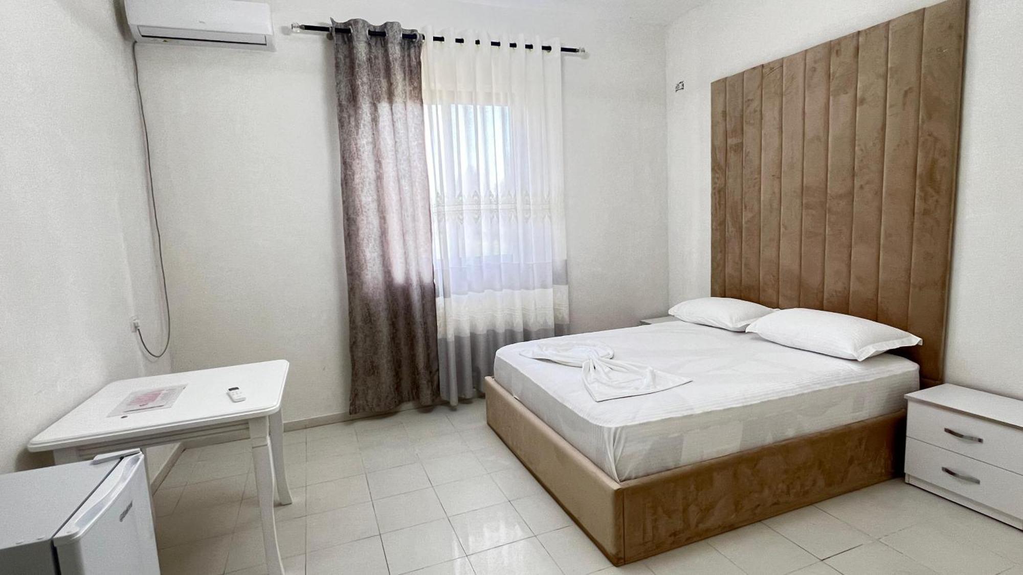 Windmill Shkodra Gesthouse Camping & Grill Luaran gambar