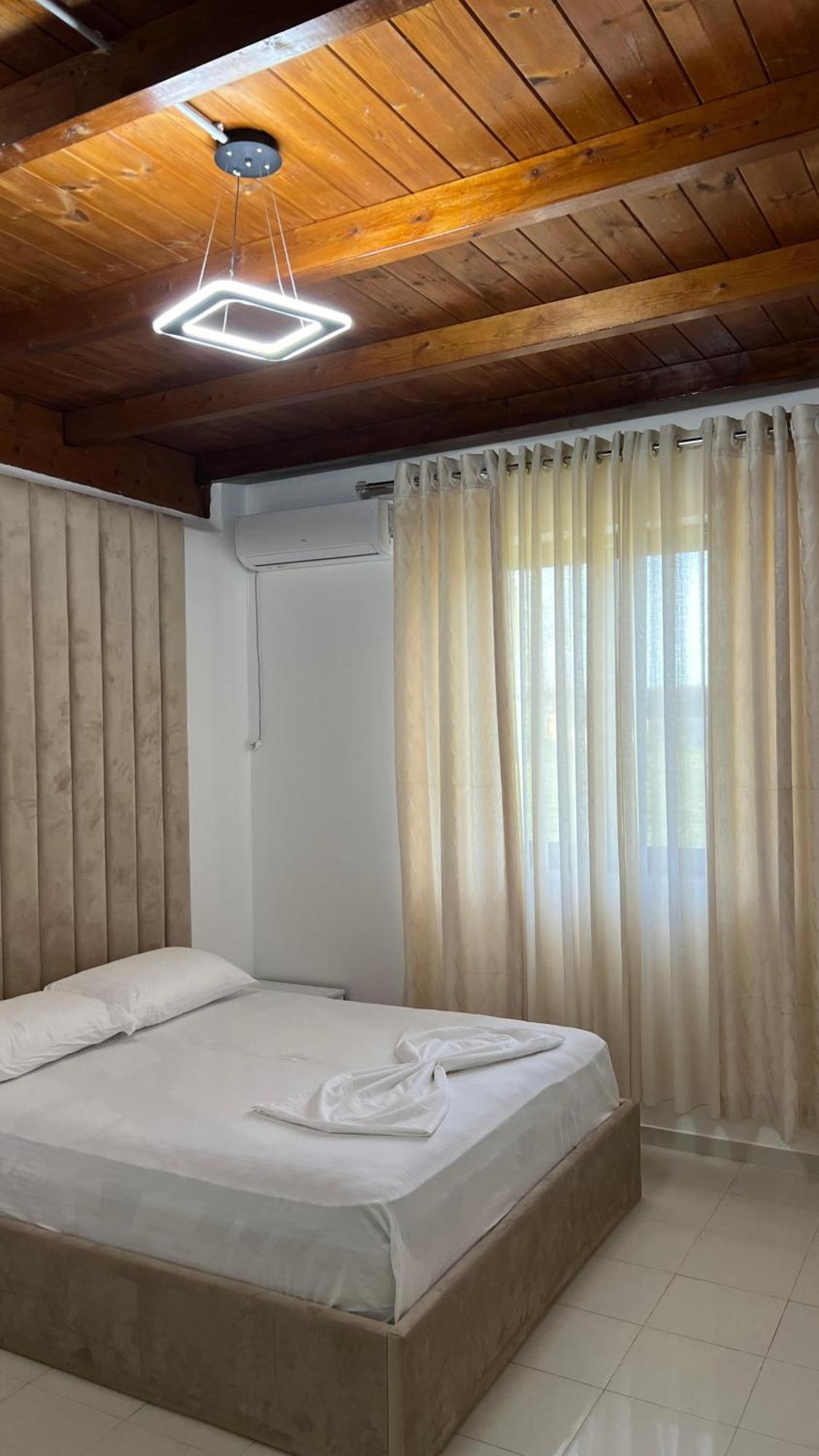 Windmill Shkodra Gesthouse Camping & Grill Luaran gambar